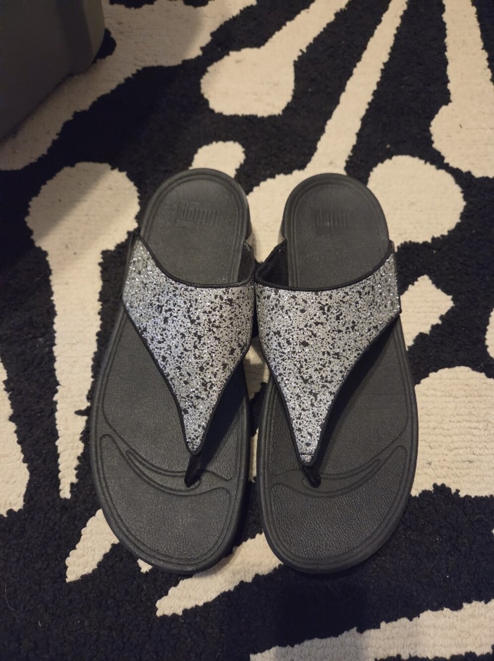 FitFlop Silver Glitter Thong Sandals with Black Footbed